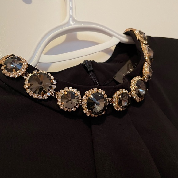 GRACIA EMBELLISHED Blouse - Picture 6 of 6